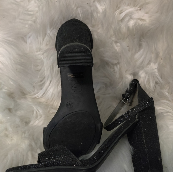 Guess sparkly heels, size 8.5 - Picture 3 of 4
